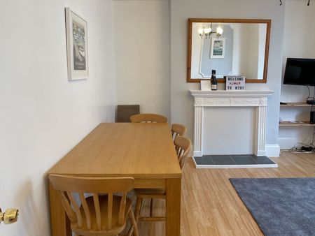 4 Bedroom | 79 Furzehill Road, PL4 7LB - Photo 2