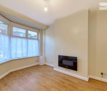 3 bedroom terraced house to rent - Photo 6