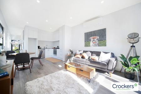 Stylish 3-bedroom, 2-bathroom home - Photo 5