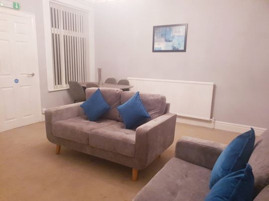 Room in a Shared House, Broom Grove, S60 - Photo 1