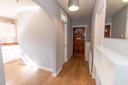 2 Bed Flat, Cairngorm Gardens, AB12 - Photo 4