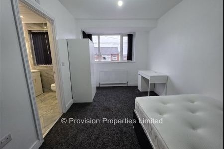 3 Bedroom Houses in Burley - Photo 5