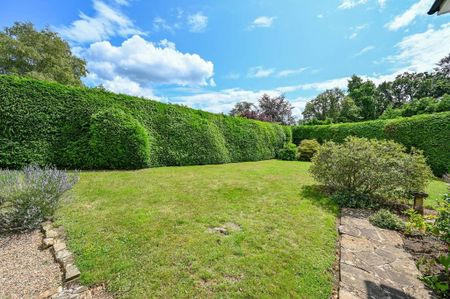 4 bedroom detached house to rent - Photo 3