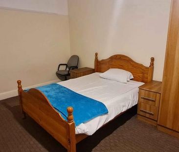 1 bedroom in a house share to rent - Photo 5