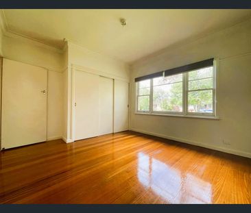 Family Home! - Photo 3