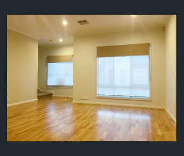 Modern Townhouse in Western Suburbs - Photo 1