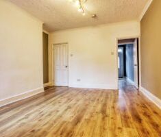 2 BEDROOM House - Terraced - Photo 6