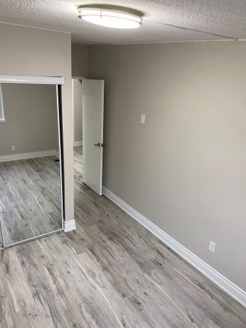 For Lease - 180 Mississauga Valley Boulevard Unit# 4, Mississauga, Ontario - Photo 2