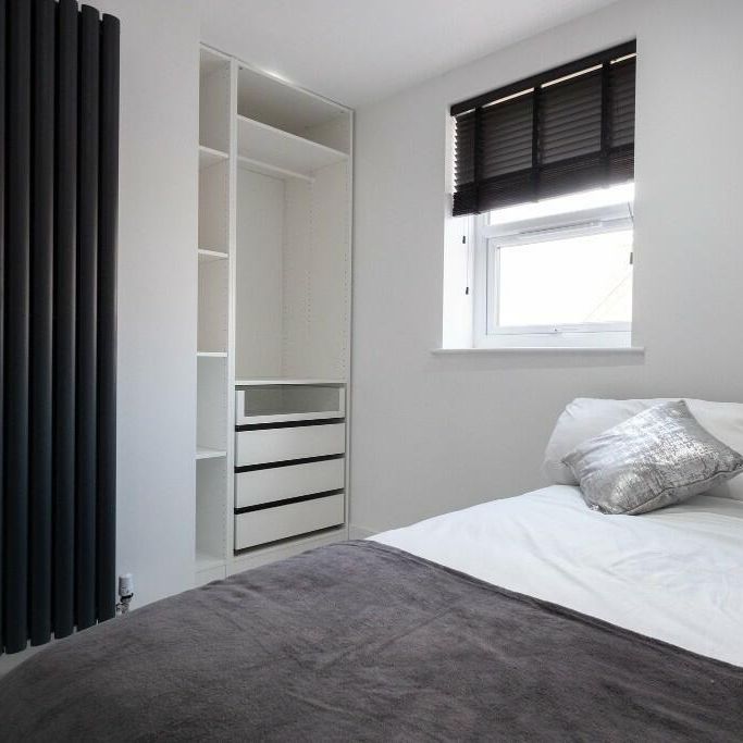 6 bedroom house to rent - Photo 1