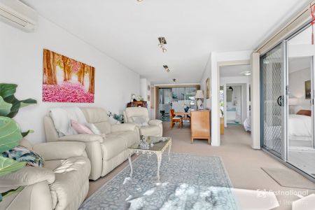 Unbeatable Location - Walk to Everything! Avail 20th December 2025 - Photo 2