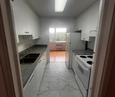 GRAND APPARTEMENT 4½ À LOUER – 5160, AV. - Photo 1