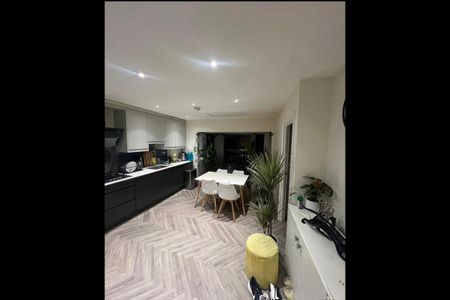 2 Bed Detached House, Hendon Way, NW2 - Photo 4