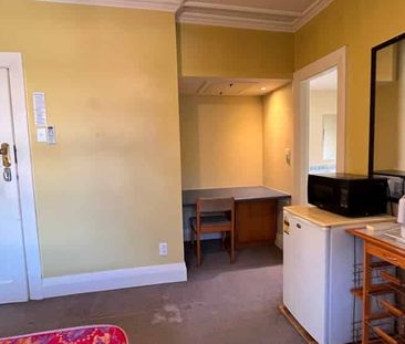 Fully Furnished Ensuite Room with Private Bathroom - Photo 3