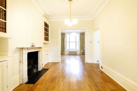 Well presented three bedroom house in an excellent Islington location just moments from Upper Street. - Photo 2