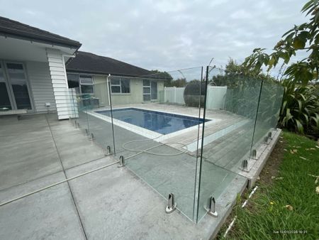 Luxury Living in Prestigious Regis Park, Flat Bush - Photo 5