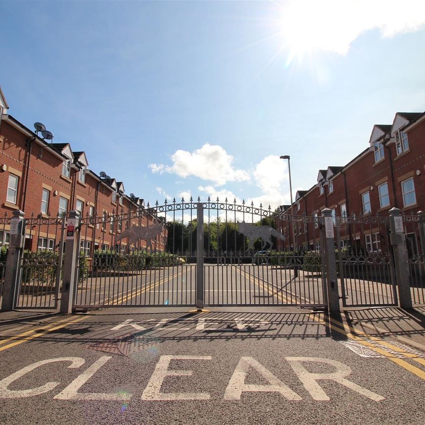 Blue Fox Close, Leicester, LE3 0EE - Photo 1