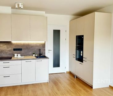 Pronájem bytu 1+kk a garsoniéry 37 m², Výstavní 1051, Praha - Photo 3