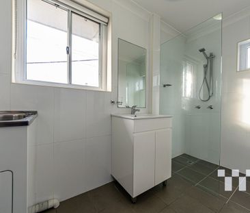 Comfortable One-Bedder With Garage & Convenience at Your Doorstep - Photo 4