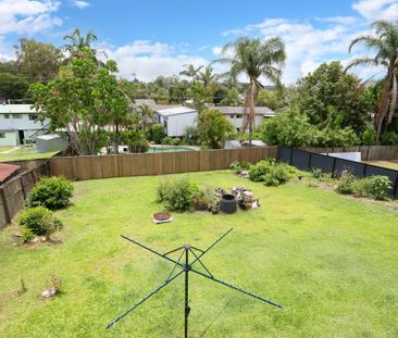 CHARMING RENOVATED 3 BEDROOM HOME WITH STUDY/4TH BEDROOM - Photo 2