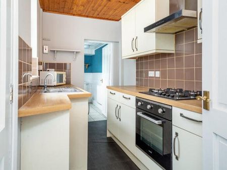 2 bedroom terraced house to rent - Photo 3