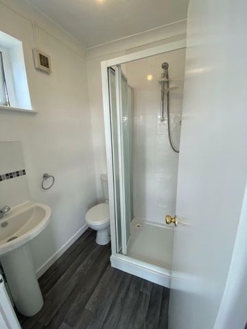 6 bedroom detached house to rent - Photo 5