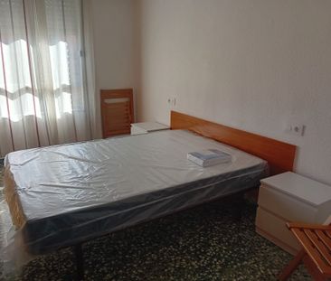 Piso de alquiler en Carrer del Pare Ferrís, Les Tendetes - Avenida ... - Photo 2