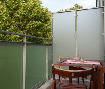 Helles modern möbliertes Apartment mit Balkon in der Südstadt - Photo 1