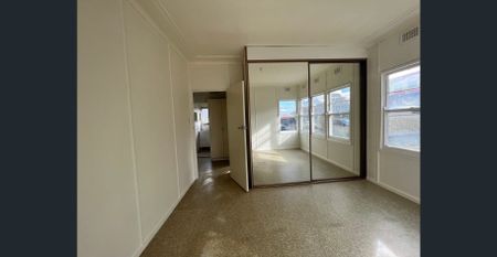 House available for rent in Chester hill! - Photo 2