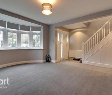 3 bedroom end of terrace house to rent - Photo 3