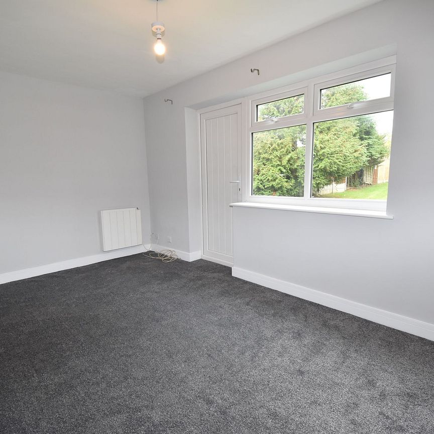 Abbey Road, Tyldesley, M29 - Photo 1