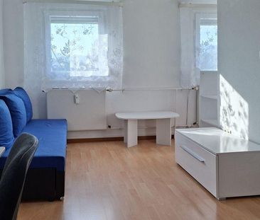 73730 Esslingen - Zell: Helle 1,5-Zi-DG-Wohnung mit Miniküche. Geme... - Photo 1