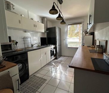 Location Appartement 4 pièces 90m² TASSIN LA DEMI LUNE 69160 - Photo 6