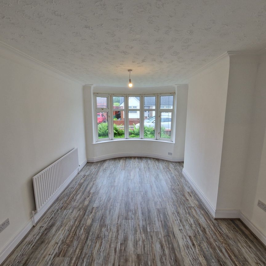 Kingston Road, Radcliffe - Photo 1