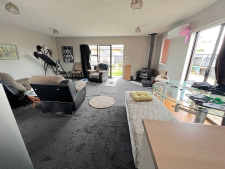 A standalone house close to schools and mall - Photo 4