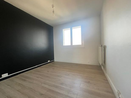 4 pièces - 70,16 m² - 6ème étage - Colocation non autorisée - Photo 2