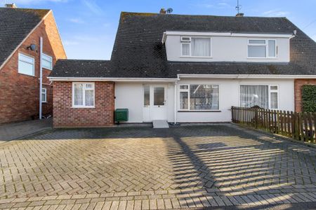 6 bedroom semi-detached house to rent - Photo 2