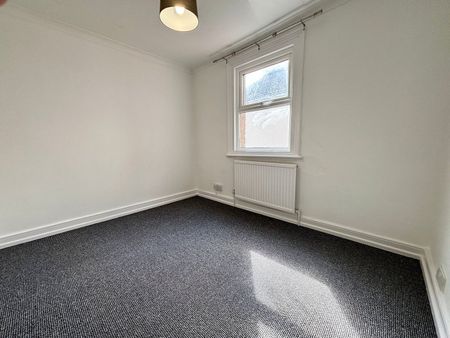 3 Bed Flat, Charlton Road, BS15 - Photo 4