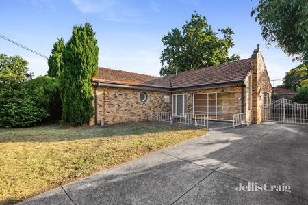 71 Invermay Grove, Rosanna - Photo 4