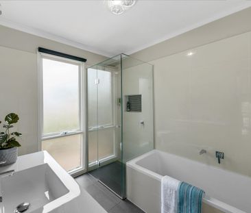 48 Milborne Cres, Eltham, Vic 3095 - Photo 4