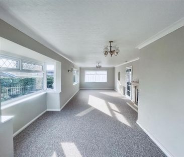 3 bedroom semi-detached bungalow to rent - Photo 4