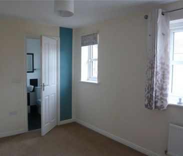 3 bedroom semi-detached house to rent - Photo 4