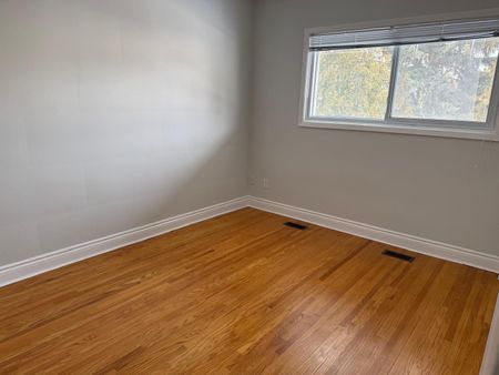 For Lease - 1068 Lawrence Avenue, Toronto, Ontario - Photo 2