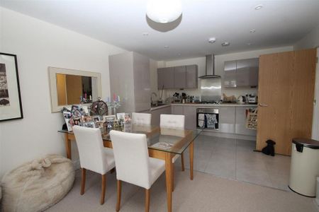 2 bedroom apartment to rent - Photo 4