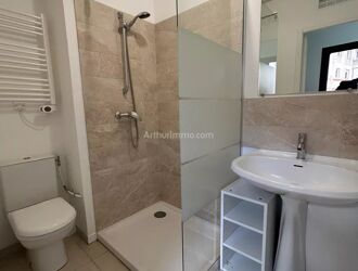 Location Appartement 4 pièces 69 m2 à Aubagne - Photo 2