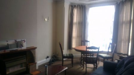 7 bedrooms Fully furnished Inclusive double fronted large house. LANGD - Photo 2