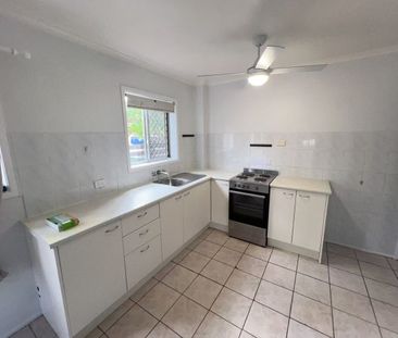 Spacious 4-Bedroom Beach Home in Prime Position - Photo 6