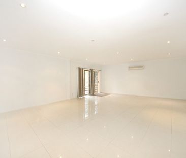 FULLY UPDATED THROUGHOUT! - Photo 5