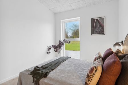 Rummeligt rækkehus med god beliggenhed - Photo 2