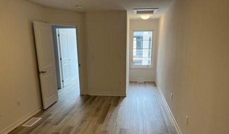 For Lease - 461 Blackburn Drive Unit# 102, Brantford, Ontario - Photo 4
