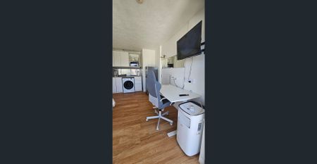 Fully Furnished Chic Studio overlooking the Broadwater Southport - Photo 4